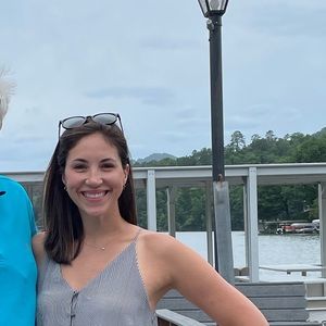 Meet your Posher, Lauren